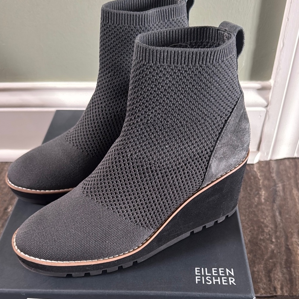 Eileen Fisher Gray Wedge Shoes with Modern Knit Design